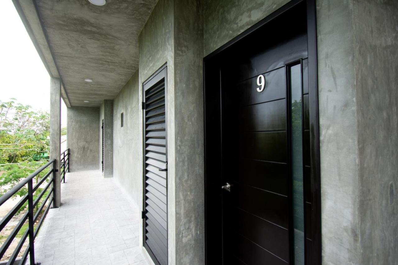 Hotel Casa Tortuga Tulum - Cenotes Park Inclusive Exteriör bild A typical apartment door in a condominium