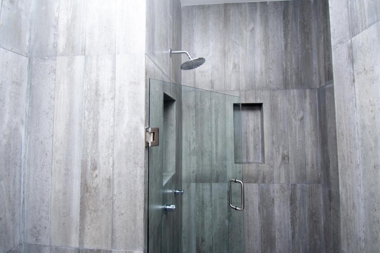 Hotel Casa Tortuga Tulum - Cenotes Park Inclusive Exteriör bild A shower with a fixed shower head